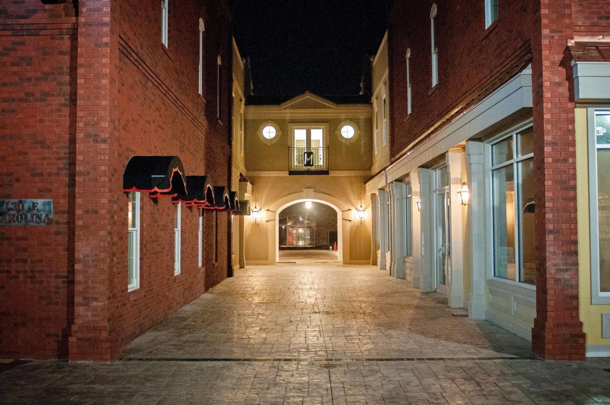 The Mantissa Hotel Hartsville Extérieur photo